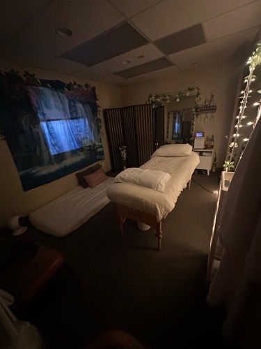 (619)431-1874 is Mixedand offers nuru massages, asian massage, bodyrubs in Los angeles and available for incall on rubrankings We Have a room available for rent  “NOW”  
Full or part time!!! By week or month 
$600 to 1800 if staying on location 
( but negotiable if not )

This is in a great location with lots of free parking, super discreet , safe and very clean!!!
For independent providers who prioritize safety and check guest! 

Text me your info for details  6194311874
