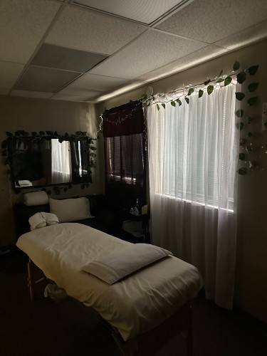 (619)431-1874 is Mixedand offers nuru massages, asian massage, bodyrubs in Los angeles and available for incall on rubrankings We Have a room available for rent  “NOW”  
Full or part time!!! By week or month 
$600 to 1800 if staying on location 
( but negotiable if not )

This is in a great location with lots of free parking, super discreet , safe and very clean!!!
For independent providers who prioritize safety and check guest! 

Text me your info for details  6194311874
