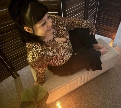 (440)873-5702 is Caucasianand offers nuru massages, asian massage, bodyrubs in Cleveland and available for incall on rubrankings Step into a warm, peaceful space created for pure relaxation. My sessions are calming, soothing, and focused on helping you release stress and reconnect with your body through gentle, healing touch.

I offer a soft, uninterrupted full-body flow that eases tension, promotes harmony, and leaves you refreshed from head to toe. 

Ask for Nena (440) 873-5702 