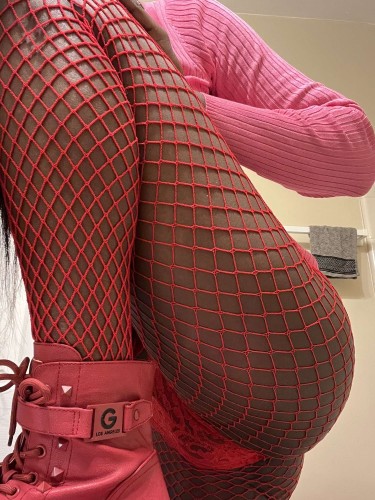 (980)376-0119 is Blackand offers nuru massages, asian massage, bodyrubs in Charlotte and available for both on rubrankings Luxury relaxation experience , treat yourself to a private , stress melting massage designed to hrlp you unwind and feel completley pampered warm massage oil, soft candlelight, relsxing music , gentle full body relaxation massage, plenty of love attention and affection, a surprise ending youll have to experience for yourself!!!! Admission price: one smile, one body, and your company … valid now !!! @ my private suite,,, because you deserve a soothing touch and needed strokes. 
