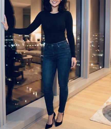 (323)927-4142 is Caucasianand offers nuru massages, asian massage, bodyrubs in Los angeles and available for outcall on rubrankings Time to Unwind, A Moment Just for You!

Allow yourself a well-deserved escape with professional outcall massage and luxurious full-body relaxation in the comfort of your home, hotel, or private residence.

I come to you throughout Downtown Los Angeles, LAX, Hollywood, Beverly Hills, West Los Angeles, Malibu, Santa Monica, Venice, the South Bay beach cities, and the San Fernando Valley.

Every session is thoughtfully tailored to your individual needs. Whether you prefer the gentle, flowing strokes of a Swedish massage, the focused pressure of deep tissue, a therapeutic massage designed to relieve tension, a soothing relaxation massage, or a luxurious full-body rub, each experience is personalized to help you unwind, restore balance, and leave feeling refreshed.

Whether you're visiting the city, relaxing at home, or staying in a hotel, I look forward to creating a private, calming experience centered on comfort, attentive touch, and genuine hospitality.

Advance appointments and last-minute inquiries are warmly welcomed.

Email: brightenyourday@protonmail.com
Text messages are also welcome.