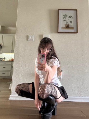 (213)419-3891 is Caucasianand offers nuru massages, asian massage, bodyrubs in Peoria and available for both on rubrankings I’m down for hookup and massage with happy ending 
I offer  a variety of massage types including Sport Therapeutic, 
Sensual Massage, Nuru, 
Deep Tissue, 
Swedish Massage ,Prostate Massage, .