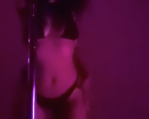 (614)961-8753 is Mixedand offers nuru massages, asian massage, bodyrubs in Columbus and available for both on rubrankings *sessions need an hour in advance for booking times*

Squeeze in fee (immediate scheduling) $100 extra and deposit required.

*4 hand massage is the price doubled, 4 hand included in VIP*

 Base prices ✨ 
$200/hour introduction 
$300/30min body to body
400/60min body to body

Qv *must pay whole amount upfront*
$100 15min 
$120/20min

Highlighted Specials this Week:
EARLY BIRD SPECIAL ❤️
*must be booked the night before with a deposit*
Prices until 6am-noon
$180/30 min
$360/60min

Burbon&Boobies🥃 7pm-midnight 
Topless VIP sessions with a shots of Burbon with social hour
$500/60 min
$800/90min
$1200/3 hours