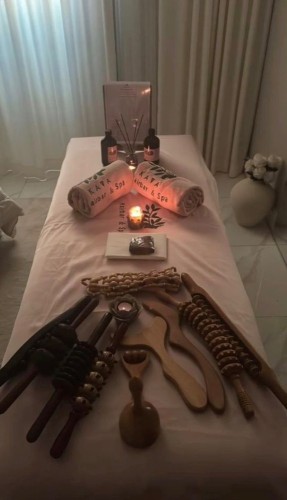 (704)666-5850 is Caucasianand offers nuru massages, asian massage, bodyrubs in Minneapolis and available for both on rubrankings As a lady who love rubbing and pressing not only the private part but also to manipulate the skin muscles tendons and ligament, while massage may range from light stroking to deep pressure
•Specialize in Erotic massage, Sport massage, Deep tissue massage
My full body experience include touching and romance that leads to a good sensual relief. Get in touch now....

Telegram: @teresaQue
Text me: 7046665850