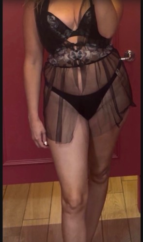 (925)957-4624 is Caucasianand offers nuru massages, asian massage, bodyrubs in San diego and available for incall on rubrankings Curvy, all-natural blonde specializing in sensual massage, body-to-body slides, tantra, and B2B experiences. Every session includes full nude service.

I’m a woman of many talents who genuinely enjoys giving an unforgettable experience. My focus is always YOU, I’m a giver. Getting you off gets me off 😉 

FBSM / Tantra (Full Nude)
• 30 minutes — $200 donation
• 45 minutes — $250 donation
• 60 minutes — $300 donation 

🎉 Birthday Special: Celebrate your birthday with a special offer! Valid with a government-issued ID presented in person for verification.