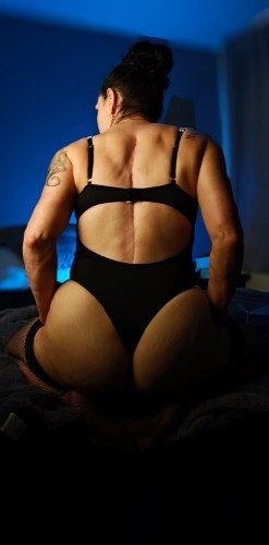 (469)670-7690 is Caucasianand offers nuru massages, asian massage, bodyrubs in Dallas and available for both on rubrankings Hi, I’m Jenn.

Confident, playful, experienced, and every inch the MILF you were hoping to find.

No drama. No awkward energy. No feeling like you’re just another name on a calendar.

Just genuine attention, undeniable chemistry, and the kind of experience that has you wishing you booked longer before your time is even up.

The hardest part is saying goodbye. The easiest part is calling me.