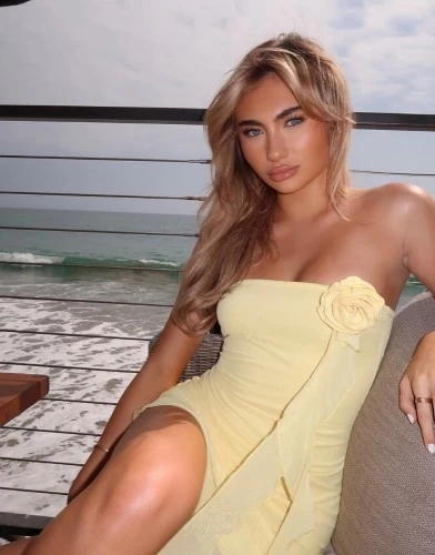 (470)670-3721 is Caucasianand offers nuru massages, asian massage, bodyrubs in Chicago and available for both on rubrankings Hi I’m AbbyLooking to have a good time Contact when ready 300hr500vip