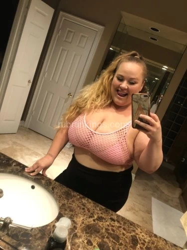 (214)560-6069 is Caucasianand offers nuru massages, asian massage, bodyrubs in Portland and available for both on rubrankings I specialize in a range of massage services, from full-body massages to sensual, erotic, and nuru massages, always ensuring a delightful and relaxing experience. Available for both Incall and outcall services.

