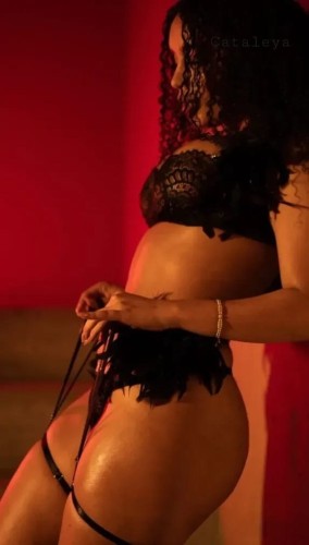(602)461-4019 is Latinoand offers nuru massages, asian massage, bodyrubs in Phoenix and available for incall on rubrankings Welcome to 👀magic 🔥we don’t just offer massages — we create moments that transform your body and mind.

Our professional therapists Feminine hands.
Slow touches.🔥
Sensations that make your body crave more.
Soft curves. Warm hands.🌹
An atmosphere that ignites your senses.
For men who know how to indulge themselves🔥

✔️ Therapeutic massages😘
✔️ Relaxing & deep tissue😘
✔️ Body contouring😘
✔️ Elegant and private facilities😘

📲 Book your appointment today, Walki-ins are welcome, middle of freeway 17 and 10. Special today 30minutes for60💰45 minutes for$80💰 ask 🍓 Jasmine🍑, Samantha 🍑Coco, 🍑Mónica🍑 Joana.🍑ska 🍑Camila 🍑.nina👄🍑👍💲