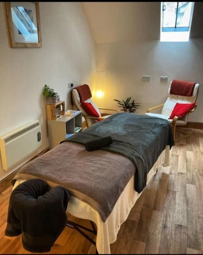 (618)417-9552 is ethnicity_Caucasianandoffers nuru massages, asian massage, bodyrubs in Albany and available for service_location_bothon rubrankings Welcome to Aurea Spa & Wellness, where tranquility and elegance meet expert touch.
Here, each treatment is more than a service, it’s a sensory journey, blending precision, compassion, and artistry to restore balance and elevate your well-being.

From the moment you step inside, soft lighting, soothing aromas, and the sound of stillness set the tone for pure renewal. Choose from a variety of specialized techniques tailored to your needs:

	? Swedish Massage – A timeless
classic using graceful strokes to release tension and calm the spirit.
	?	Deep Tissue Massage – Restorative pressure for deep muscle relief and improved flexibility.
	?	Hot Stone Massage – Smooth, heated stones radiate warmth to soothe and unwind.
	?	Aromatherapy Massage – Essential oils blended for balance, peace, and energy renewal.
	?	Reflexology – Focused pressure techniques that harmonize the body through the feet and hands.
	?	Sports Massage – Dynamic care for active lifestyles and enhanced performance.
	?	Prenatal Massage – Gentle, nurturing comfort for expectant mothers.
	?	Signature Full-Body Massage – A harmonized combination of techniques for total renewal and deep relaxation.
	?	Therapeutic Body Rub – A soothing, restorative treatment that revives the body and quiets the mind.
	?	Nuru Massage – A luxurious, fluid full-body glide with nourishing gel for profound calm and connection.
	?	Body-to-Body Massage – A holistic, skin-to-skin approach that promotes deep muscle relaxation and harmony.


✨ Wellness Beyond the Moment

Massage at Aurea Spa & Wellness isn’t simply a luxury,  it’s an essential act of self-care.
Each session helps you:
	•	Relieve physical and mental stress
	•	Improve circulation, flexibility, and posture
	•	Restore energy and focus
	•	Enhance sleep and overall wellness


? Your Wellness Journey Starts Here

?  Book your session today and experience the art of mindful relaxation.
? Text: 618-417-9552
? Email: aurearelaxationhub@gmail.com