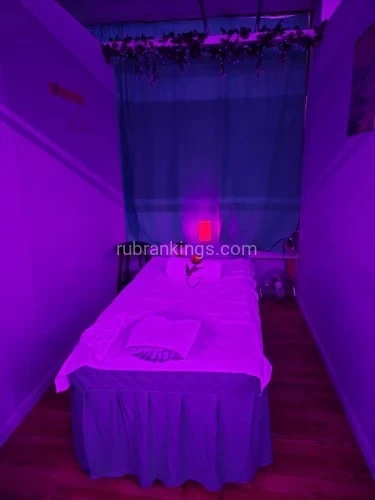(347)348-5566 is asianand offers nuru massages, asian massage, bodyrubs in New york city nyc and available for incall on rubrankings Skilled hands give you the best bodywork.Kings and Queens deserve this relaxation.Melt your stress away with massagein the morning or late in the day.Just a step away from the N,R,6, or J.You can use cash or credit to pay.Call ?347?348?5566?to schedule your appointment, or just drop by.