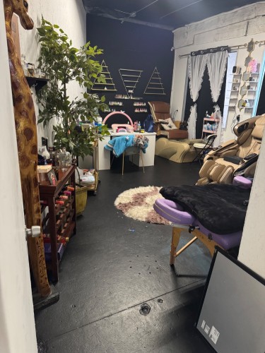 (405)441-8977 is Blackand offers nuru massages, asian massage, bodyrubs in Houston and available for both on rubrankings SexyLexHTX here 💋 405-441-8977
Professional and Licensed massage therapist offering luxury bodywork in the East downtown area .77011 📍
AVAILABLE TODAY 
5 ⭐️ Reviews 
ASK ABOUT MY FIRST TIME CLIENT WEEKDAY DEALS 🥰🥰🥰
I specialize in:
• Full body relaxation massage
• Deep tissue therapy
• Sugar scrub exfoliation
•luxury massage chair option for you or a guest ! 
And ETC…… Ask me about them! 

Every session is customized to your needs in a discreet, calming environment. Expect professional touch, soothing energy, and an unforgettable experience.
Want a couples massage? Ask about the deal, perks and service ! 
Respectful clients only.
Appointment only.
I DONT DO DEPOSITS UNLESSS YOU NO CALL NO SHOW!! MUST SEND A DEPOSIT OR YOU CANNOT BOOK WITH ME AGAIN
THIS IS MY ONLY AD ANYTHING ELSE IS NOT ME PLEASE DONT GET SCAMMED ! 
405-441-8977 IS MY ONLY NUMBER 

Send me a TEXT for my prices and massage catalog 

Book your escape with SexyLexHTX 💆🏽‍♀️