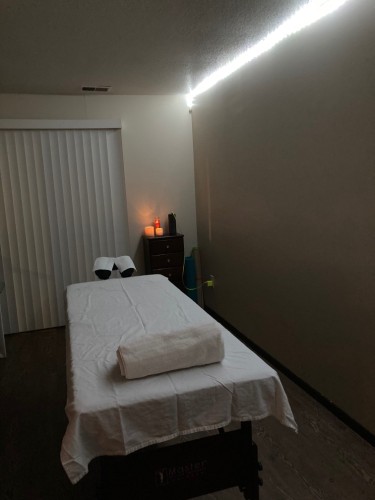 (602)367-7055 is Caucasianand offers nuru massages, asian massage, bodyrubs in Erie and available for incall on rubrankings Let me rub your sore muscles with my warm hands. All with happy ending. Maybe you can rub on me too. Lets rub oil on each other Come over to my incall location, discreet, clean and ample parking.
rubbing your whole body with oil.
30mis to 1 hour 40$ to 200$

 
Daytime hours or evening hours available. 
Call or text  Ember at 1 602 367 7055


Happy ending massage