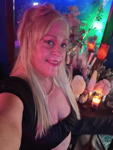 (380)283-9408 is Caucasianand offers nuru massages, asian massage, bodyrubs in Columbus and available for incall on rubrankings One of a kind delicious Hot OIL MASSAGE ? 
LEAVE THE STRESS AT THE DOOR! 
8 9FFER A GREAT WAY TO RELAX YOUR BODY ,MIND, AND SPIRIT ❤️
I OFFER 1HR SESSIONS FULL BODY SENSUAL HOT OIL MASSAGE ? 
1HR.
30MIN
........ APPOINTMENT ONLY..TEXT ME..MAKE THAT APPOINTMENT NOW!!