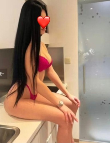 (832)724-8062 is Latinoand offers nuru massages, asian massage, bodyrubs in Houston and available for incall on rubrankings Calm, graceful and deeply attentive. I create a serene space where you can fully unwind, slow your thoughts and reconnect with your body. My touch is gentle yet intentional, designed to ease tension and leave you feeling light, relaxed and renewed.
I offer a variety of massage experiences from deeper, stress-relieving techniques to soft, flowing movements with warm oils, aromatherapy and soothing treatments that melt away the day. Every session is unhurried, giving you the time to truly sink into comfort.
I’m intuitive and present, naturally reading your needs and creating an atmosphere where you feel safe, cared for and completely at ease. Soft energy with quiet confidence and just a hint of playfulness once you relax.

Remember your comfort always comes first
Diana (832) 724-8062
