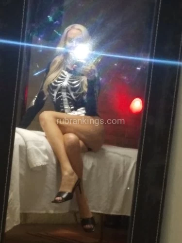 (480)332-9158 is Caucasianand offers nuru massages, asian massage, bodyrubs in Phoenix and available for both on rubrankings Come enjoy and have full relaxation with me…Starting at 160 for a 1/2hr….3/4hr $240   1hr  $340 Working 10am to 6pm daily…also mention you saw me here on RR! I’m off the 101 freeway and Southern Ave. Tempe Thank you, April