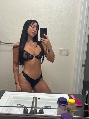 (213)871-7813 is Latinoand offers nuru massages, asian massage, bodyrubs in San diego and available for incall on rubrankings Hello everyone I am YARA, Hot Brazilian Beauty 🔥I have absolutely magic hands, gorgeous body, long beautiful hair and beautiful smile.  😘 
come and try and you will remember this day forever. I love meeting nice and respectful gentleman.  

🔥Swedish massage 
🔥BTB 
🔥Nude massage 
🔥extras available 

Serious inquiries only, Wen you text me please introduce yourself, let me know your name, age and the length of time convenient for you. 

I have a private Massage Place 
& Shower available 
very clean for your own safety. 
Unscented organic oil, hot towels.  
REAL PICTURES BABY 🔥🫦 

FBSM 
$200 hhr🔥
$260 Hr massage 🔥
VIP available, ask me for the rates. 

951 230 7894
