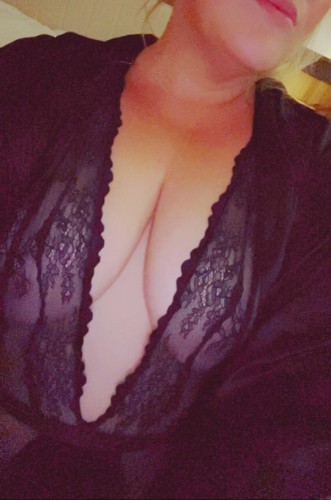(940)331-4459 is Caucasianand offers nuru massages, asian massage, bodyrubs in Fort worth and available for both on rubrankings Hey handsome I’m Skylar..
Time with me is easy, natural, and honestly a little addictive in all the best ways. I’m playful, affectionate, and a little teasing once I’m comfortable. I love good conversation, genuine chemistry, soft touches, and creating the kind of atmosphere where you can fully relax and just enjoy yourself. 

On our first meeting I like to take things slow with a sensual bodyrub while talking, laughing, feeling out each others energy to help that initial tension melt off. I enjoy fully immersing myself in the experience we create while bringing your dreams to life in a natural, unhurried way with that signature girlfriend touch, shared enjoyment, and nothing left unseen.

I LOVE meeting new friends and never short your experience but I do have a soft spot for familiar faces. Returning friends enjoy priority and a more intuitive, customized experience; as comfort and trust build, our time together becomes even more effortless and inspired. I also offer many additional options for established friends such as access to my Snapchat, texting sessions*, content*,dinner and drink dates, longer time options and more. Come spend time with your favorite, you won’t regret it. 
Donations are for my time:
30 min – 250
60 min – 350
90 min – 450
A deposit may be required to book depending on location, I’m available in many locations in NTX/ DFW with a 1-2 hour notice, you’re always welcome to try for less notice but no guarantees -Shower always available ❤️

No explicit texts or questions about how we spend our time together. I do not answer phone calls, FaceTime or send additional photos to new friends. A reference from another provider or a profile on a well known verification site is mandatory for our first meet.

To book time with me text me your 
Name
Desired time, date, general location and duration 
The site you found me on - RR
*please have your reference ready 

