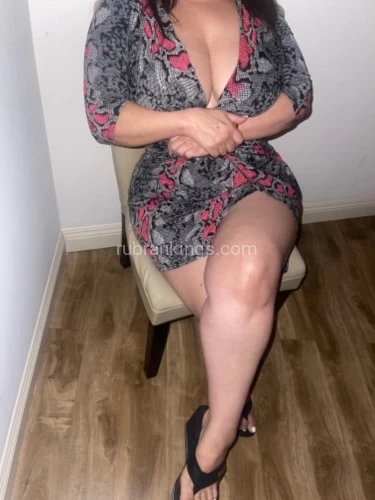 (619)530-3013 is Latinoand offers nuru massages, asian massage, bodyrubs in Los angeles and available for incall on rubrankings Holiday special💕🎁🤗Come over for sexy times with sweet curvy latina ,I will start you off with deep tissue massage to relax your body n tension ,following with light touch massage ,with soft music candles ,nice quiet atmosphere , Vip is available we can discuss in person , good parking available right infront of my door ,descrete office building ??let me know little about you,when contacting me ,race, age job occupation job please ,see you soon Pappi?? 160 hh
