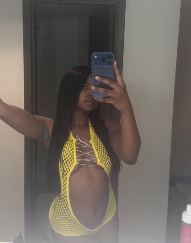 (470)745-1543 is Blackand offers nuru massages, asian massage, bodyrubs in New york city nyc and available for both on rubrankings Hey I’m Miss mesmeric. I have my own massage business
I do….
Nuru massages
Sensual massages
Couples massages
Deep tissue massages
And 4 hand massages 
I love to vibe and have fun
Contact me if you’re interested in my mesmeric touch